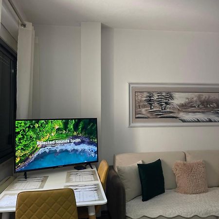 Sky Center Apartment Tirana Exterior photo